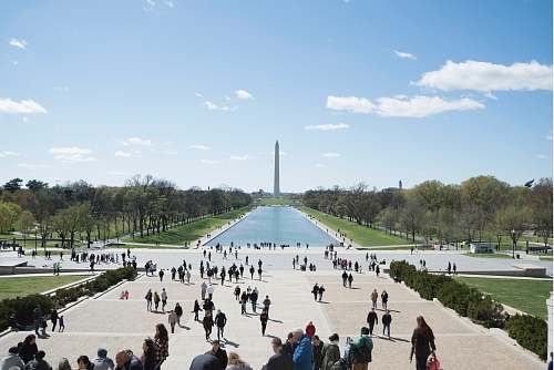 washington group of people in park building